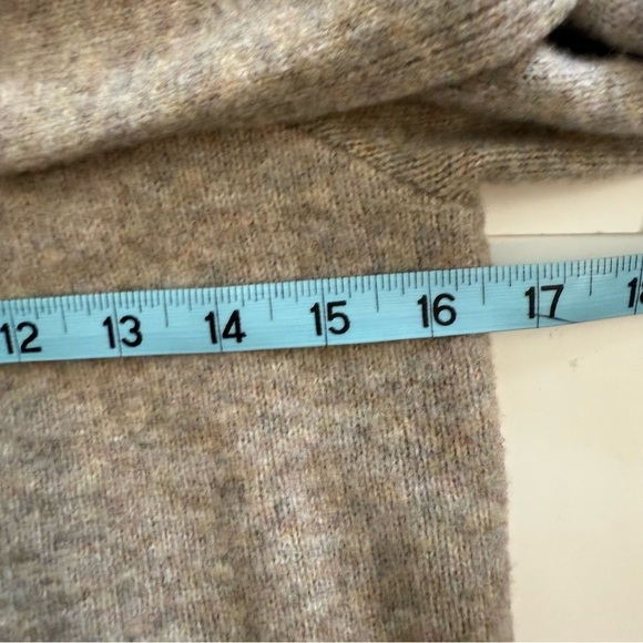 Abercrombie & Fitch Tan Off Shoulder Wool Blend Soft 3/4 Sleeve Sweater Top Sz M - Picture 11 of 12